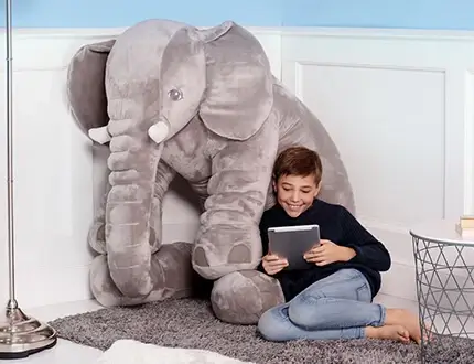 Gros éléphants en peluche