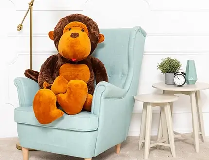 Gros singes en peluche