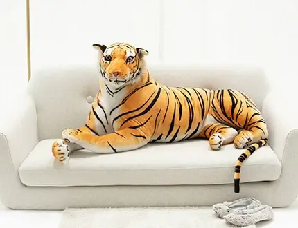 Gros tigres en peluche
